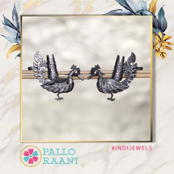 Silveralike peacock ear cuff - silver